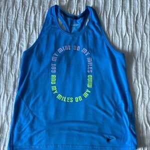 Brooks Distance Tank